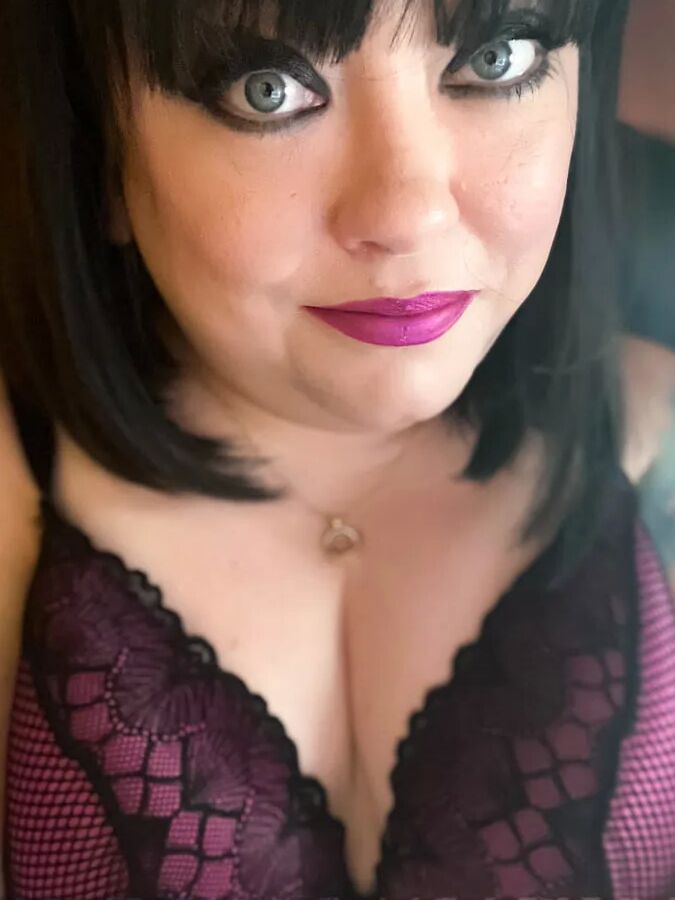 Tina Snua Selfies #3