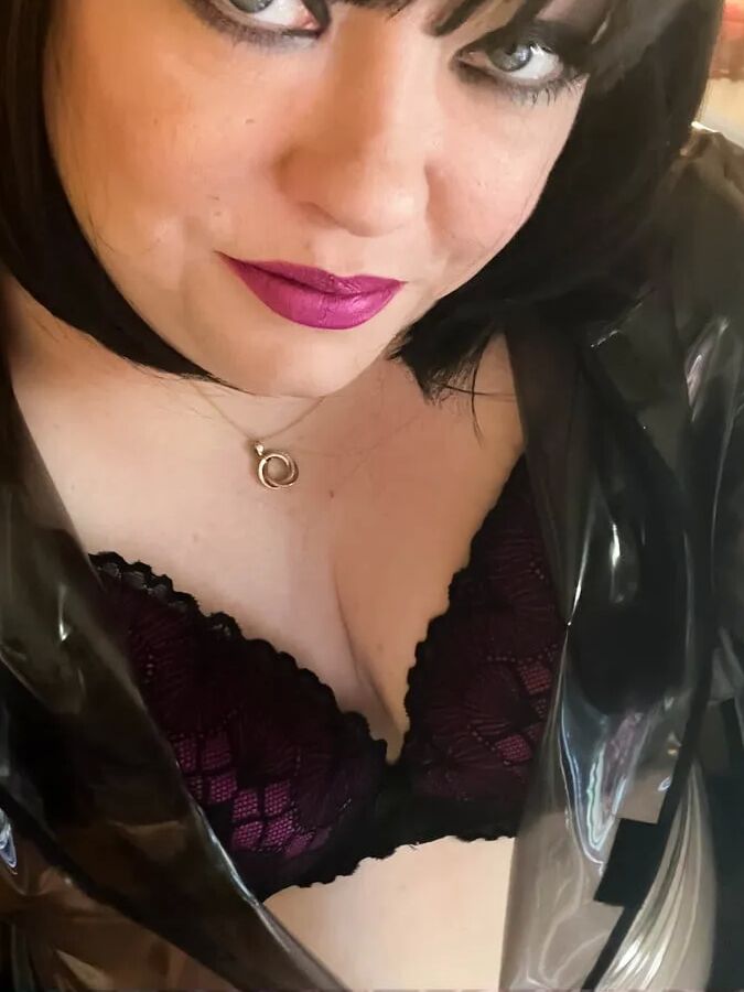 Tina Snua Selfies #3