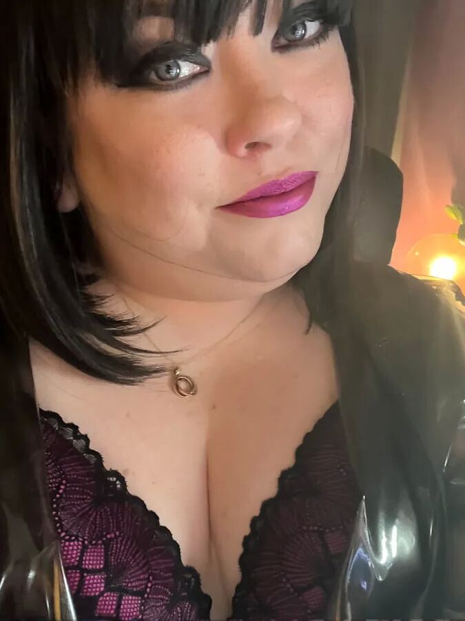 Tina Snua Selfies #3