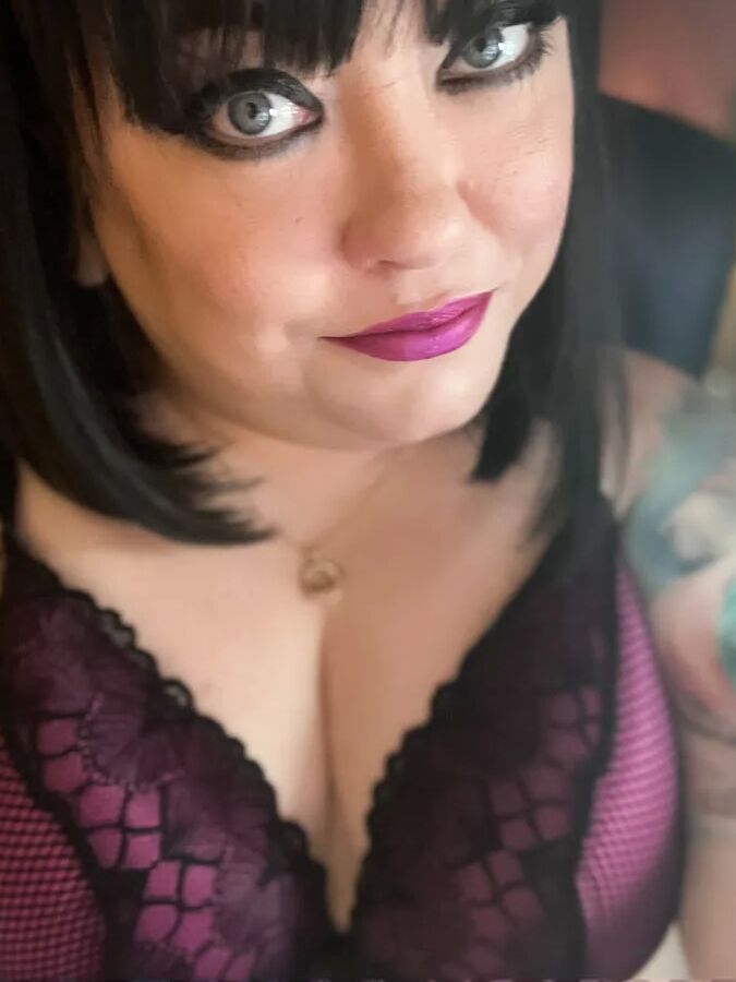 Tina Snua Selfies #3