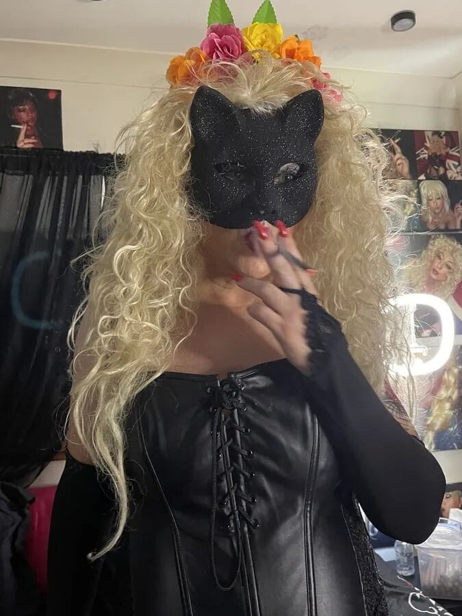 PUSSYCAT SLUT