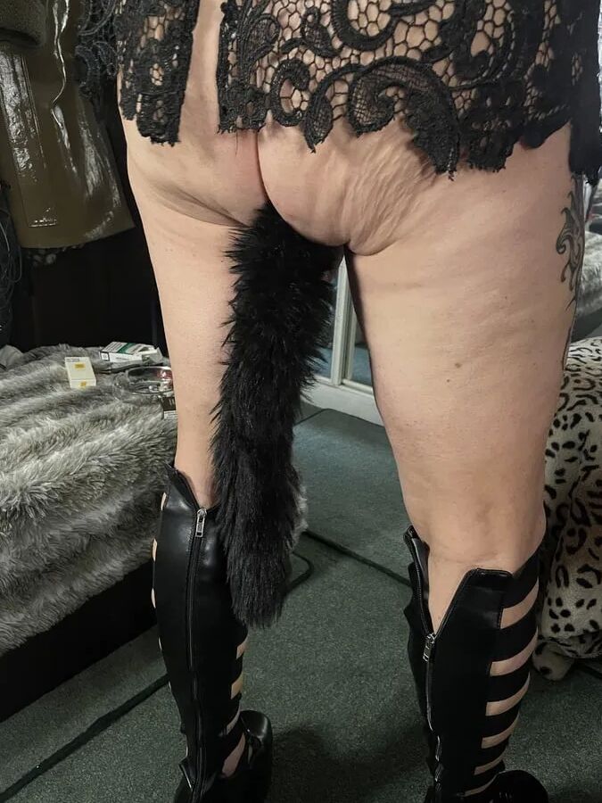 PUSSYCAT SLUT