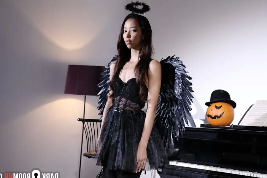 Halloween SALE on DarkRoomVR with skinny hot Lia Lin