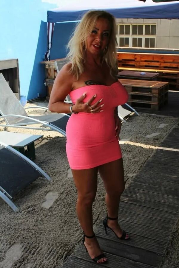 Gangbang with big tits MILF Tina