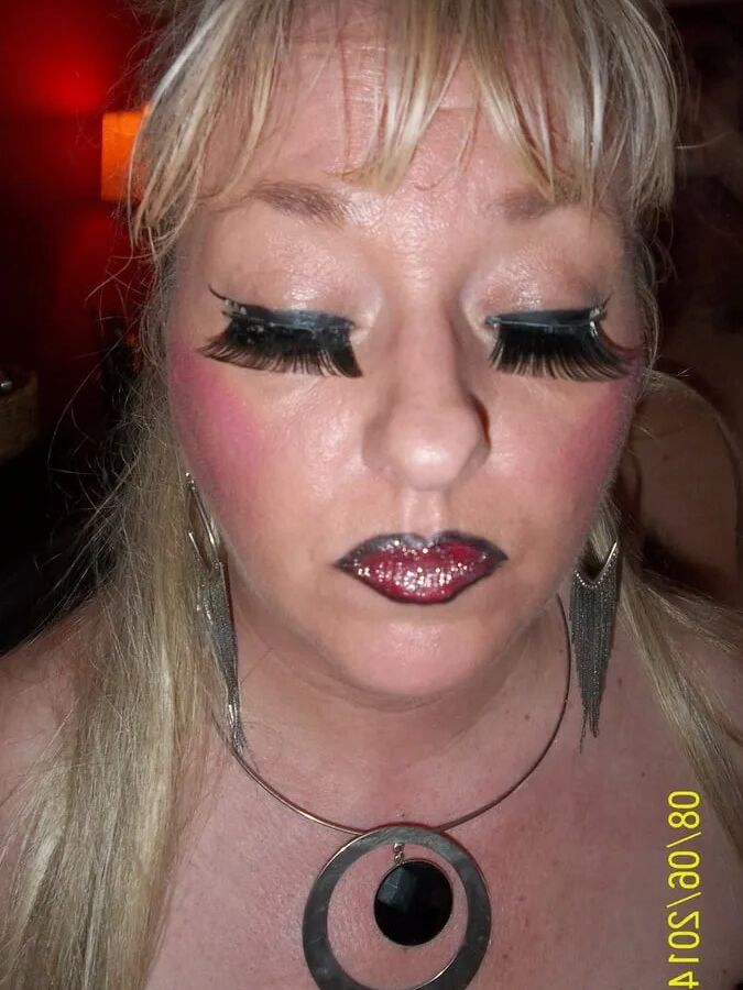 MISTRESS MORITZ SMOKES