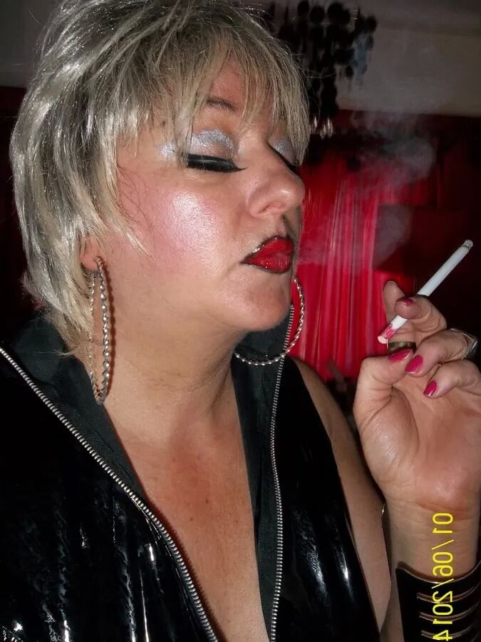 SMOKE SEX SUNDAY