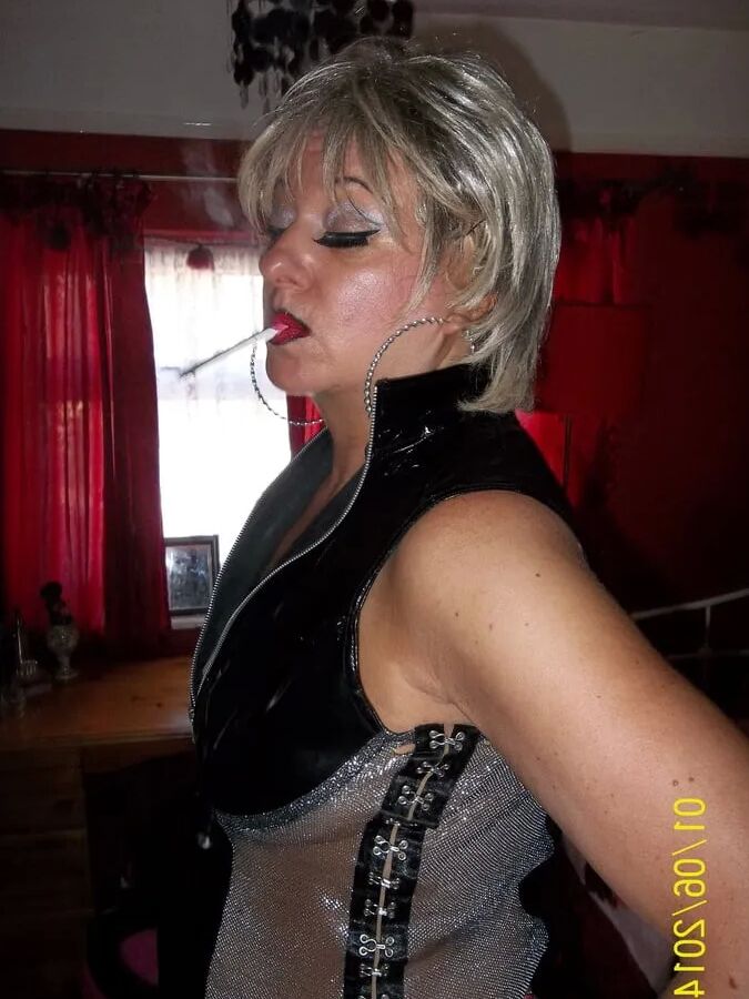 SMOKE SEX SUNDAY