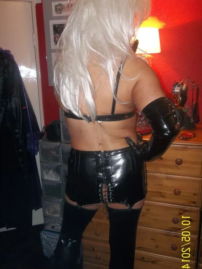 SMOKING SLUT MORITZ