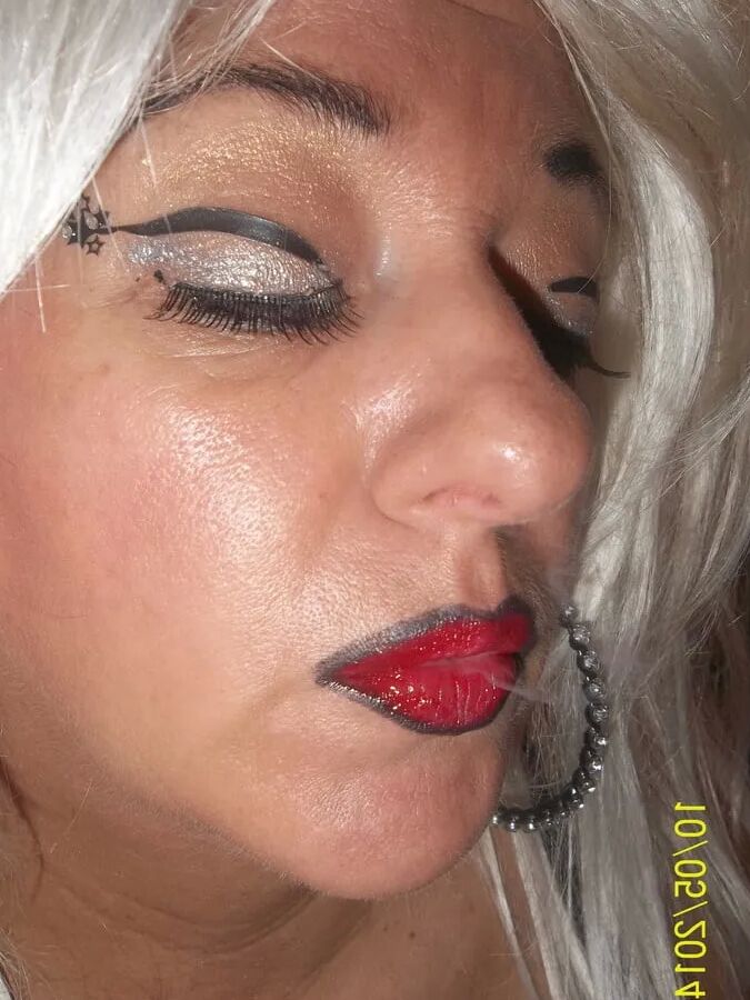 SMOKING SLUT MORITZ