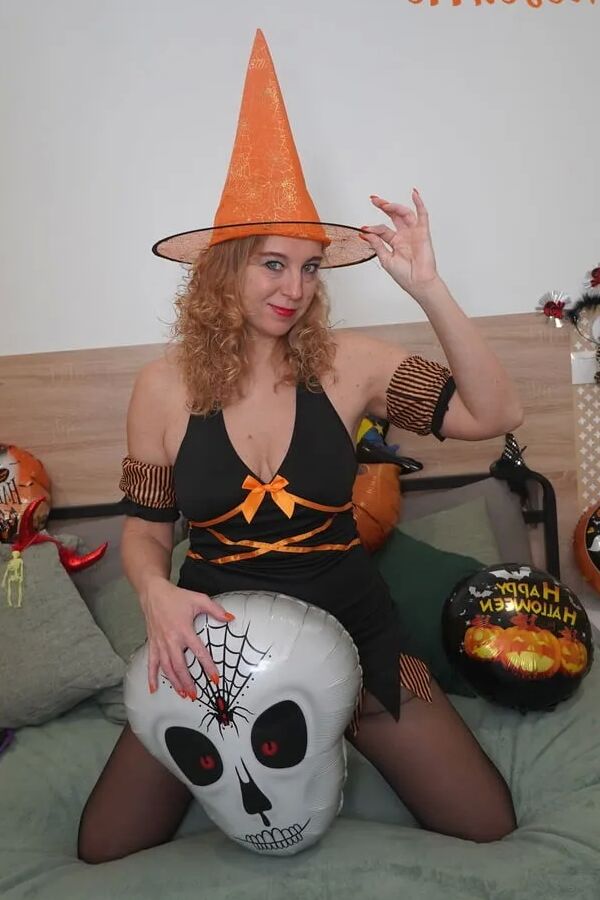 Marta Is A Horny Witch For Halloween