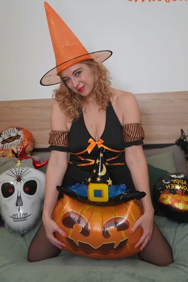 Marta Is A Horny Witch For Halloween