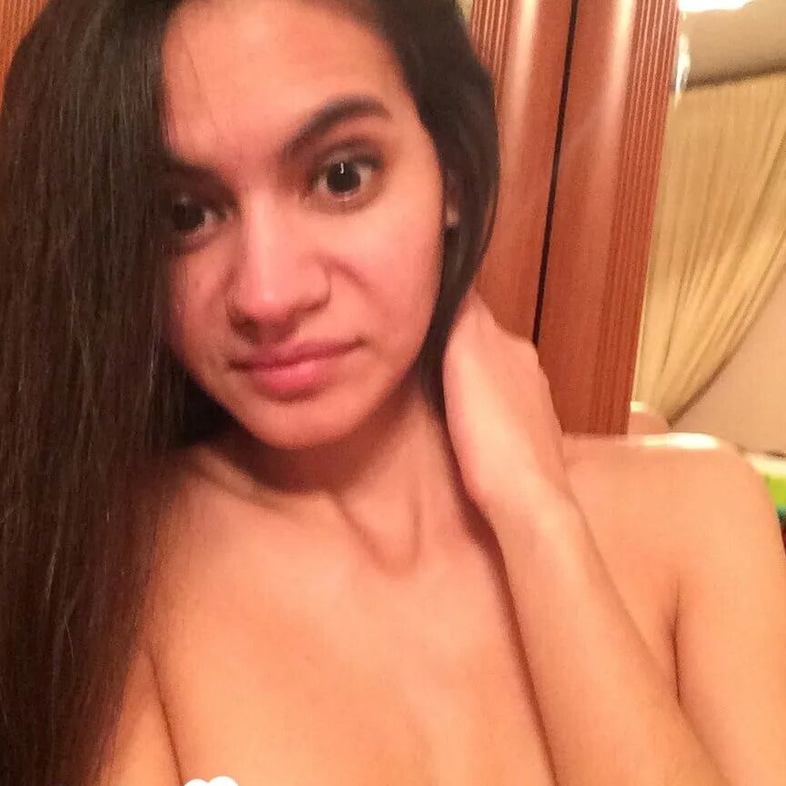 Serbian hottie shows a closeup of her cunt