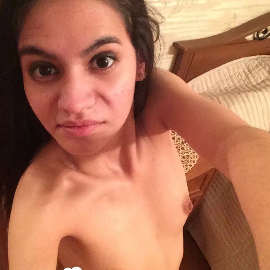 Serbian hottie shows a closeup of her cunt