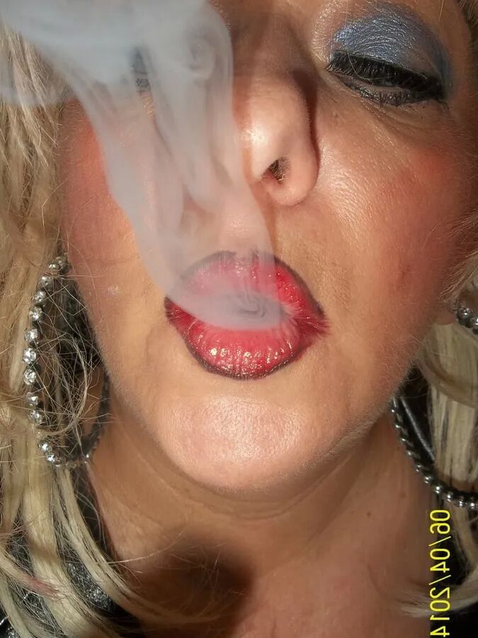 SUNDAY SMOKING WIFE
