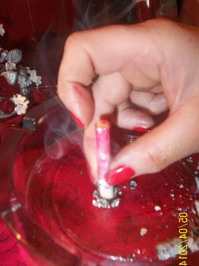 SMOKING WIFE