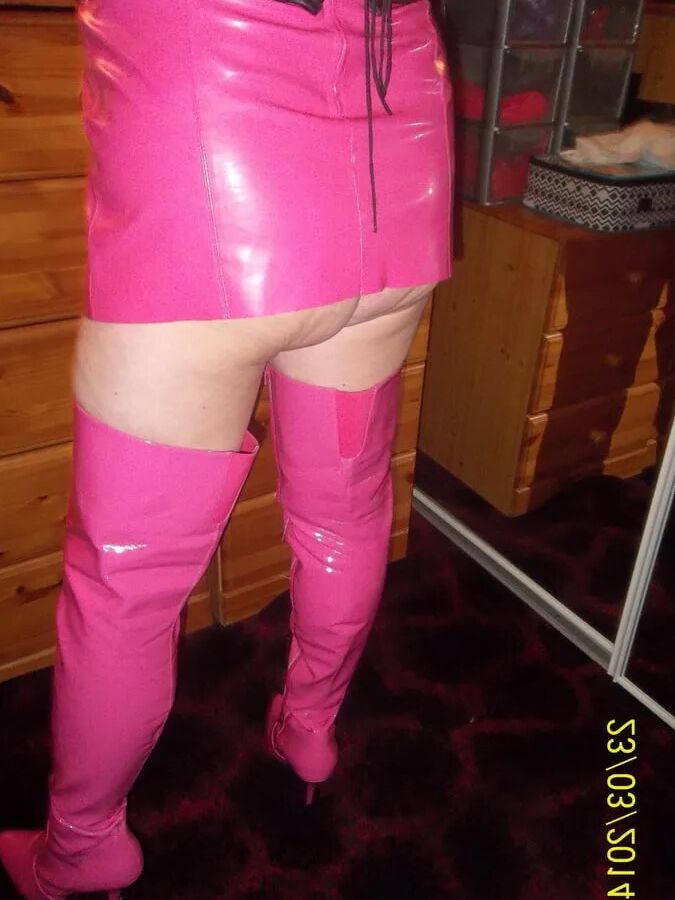 PRETTY PINK SUNDAY