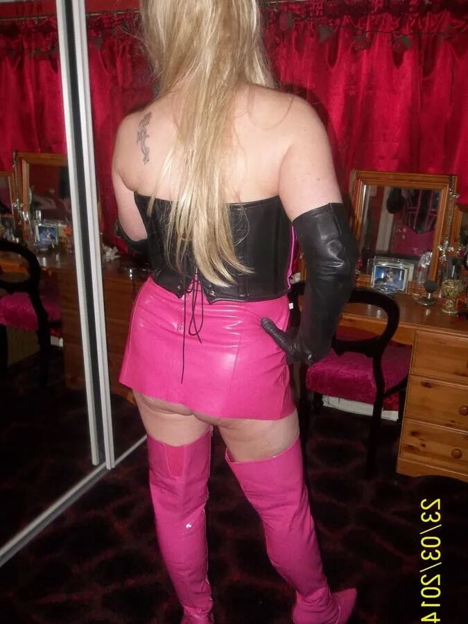 PRETTY PINK SUNDAY