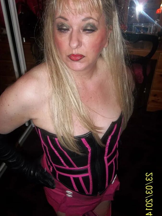 PRETTY PINK SUNDAY