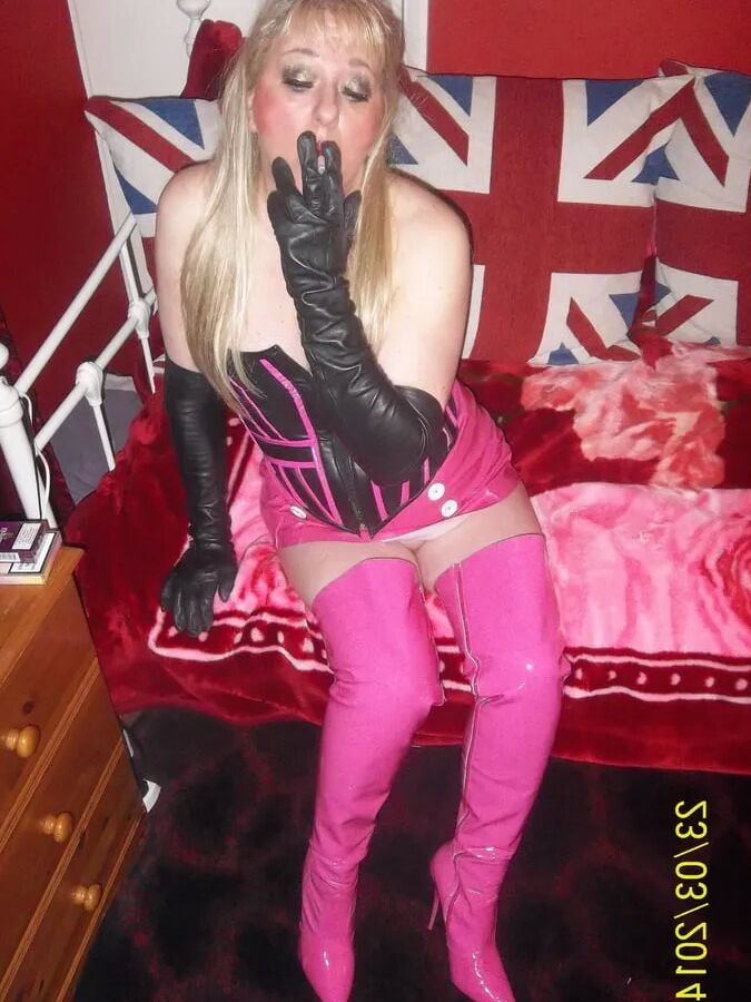 PRETTY PINK SUNDAY