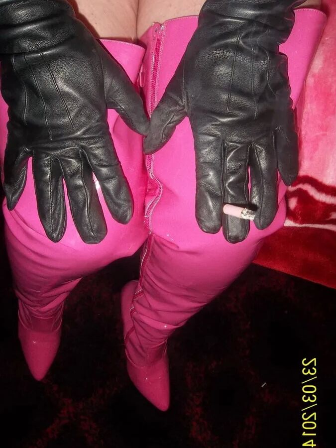 PRETTY PINK SUNDAY