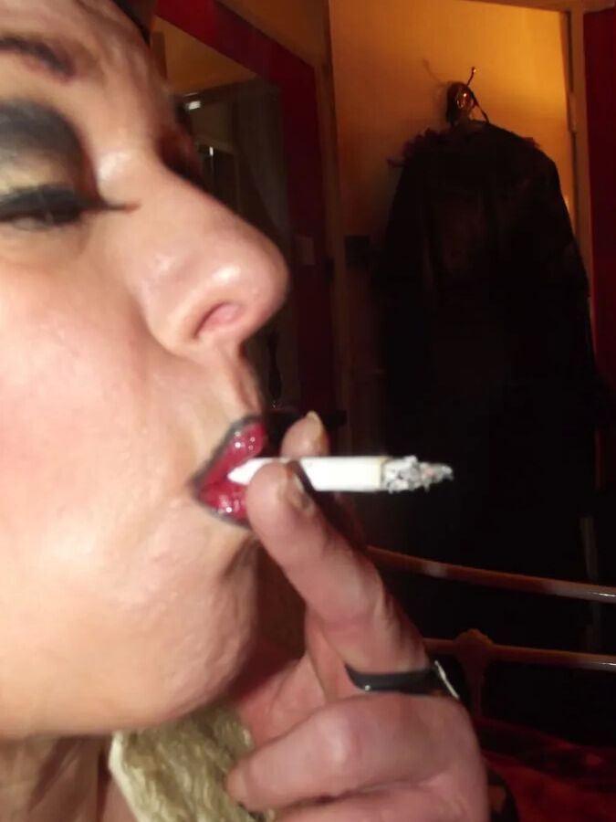 SMOKING SERVICE