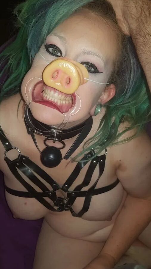 Pigslut MILF Amy Leaf