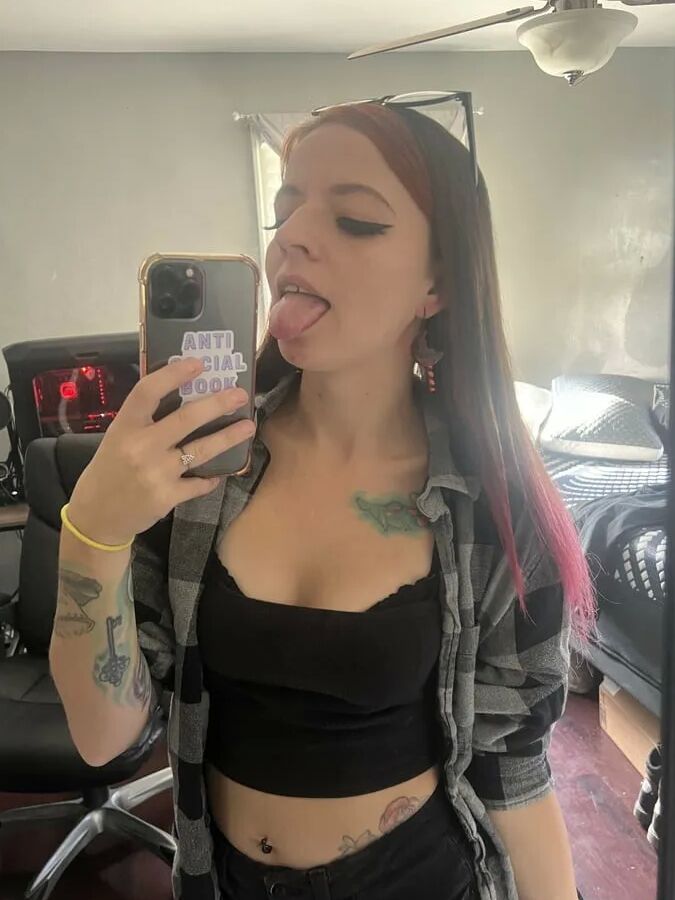 Roxy Free Photos