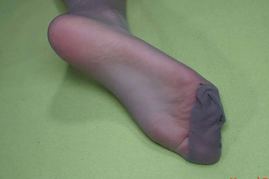 Small Tit Nerdy Babe In Pantyhose