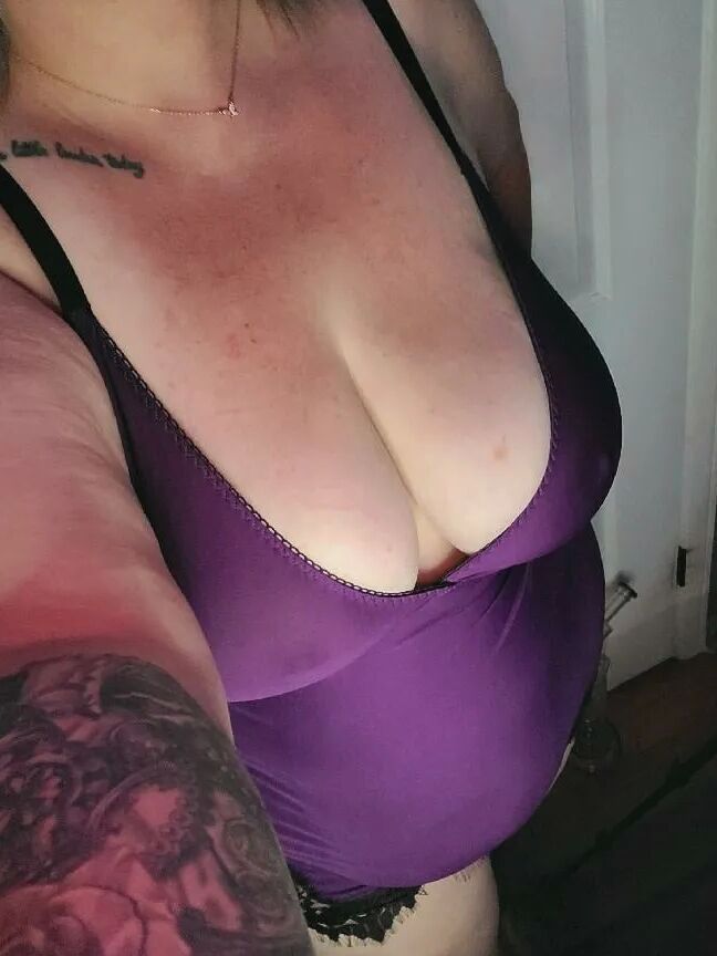 Sexy BBW in lingerie