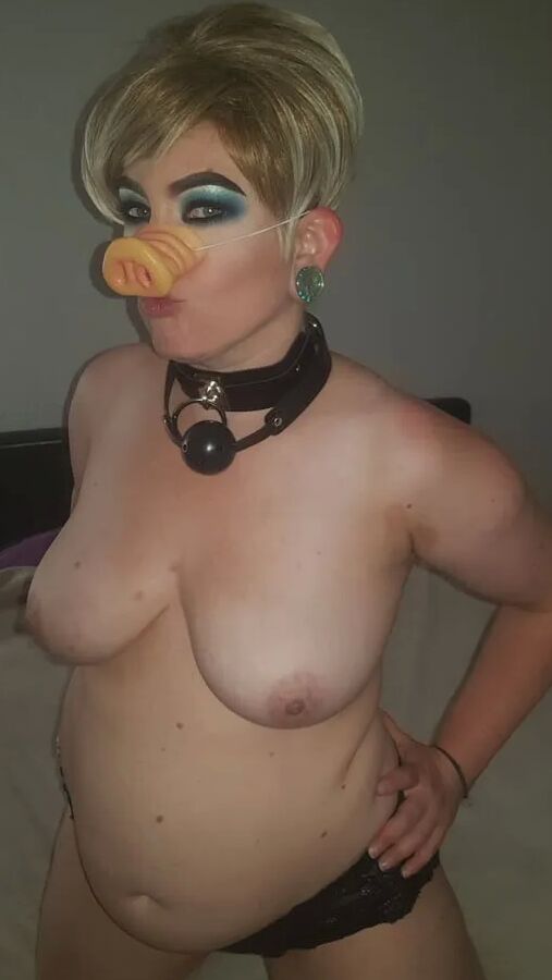Piglust blonde MILF Amy Leaf