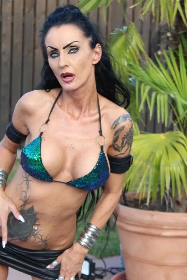 Photo shooting with Sidney Dark at the pool