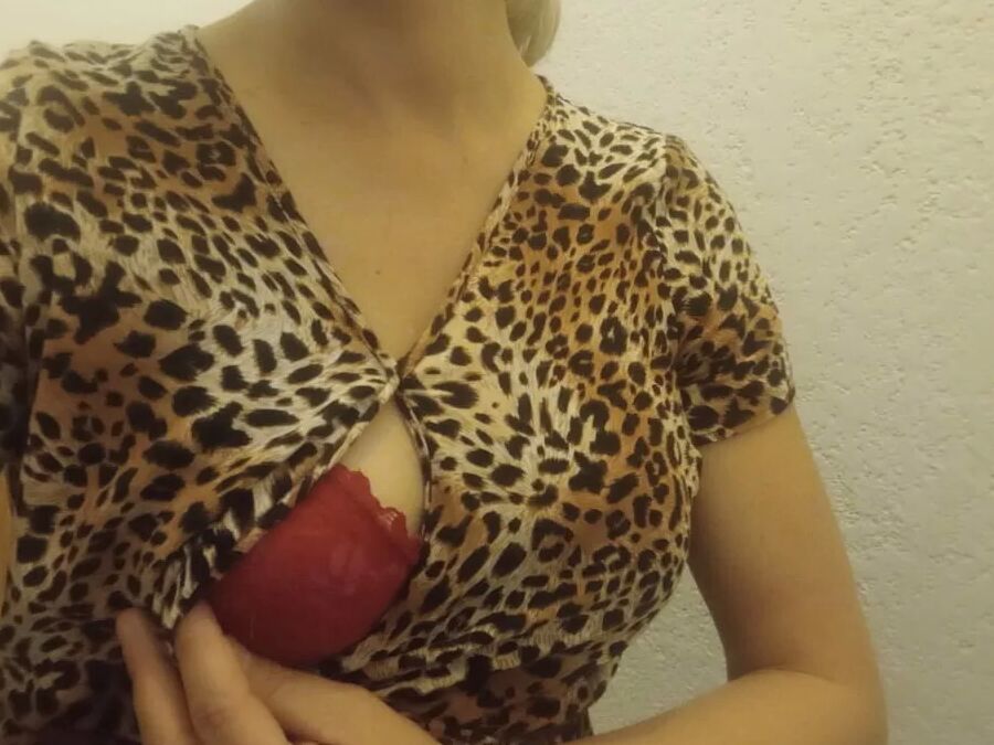 Sexy blond milf amateur