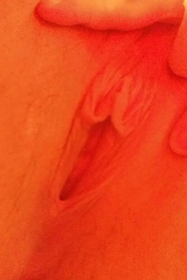Hornychubby tits And pussy