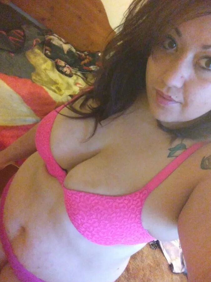 Dirty Latina MILF Free Photos