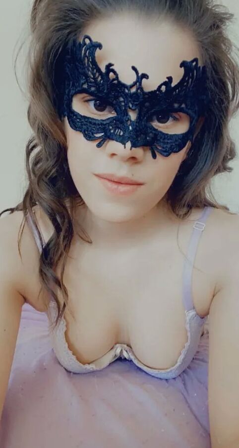 Kira _Show_ Free Photos