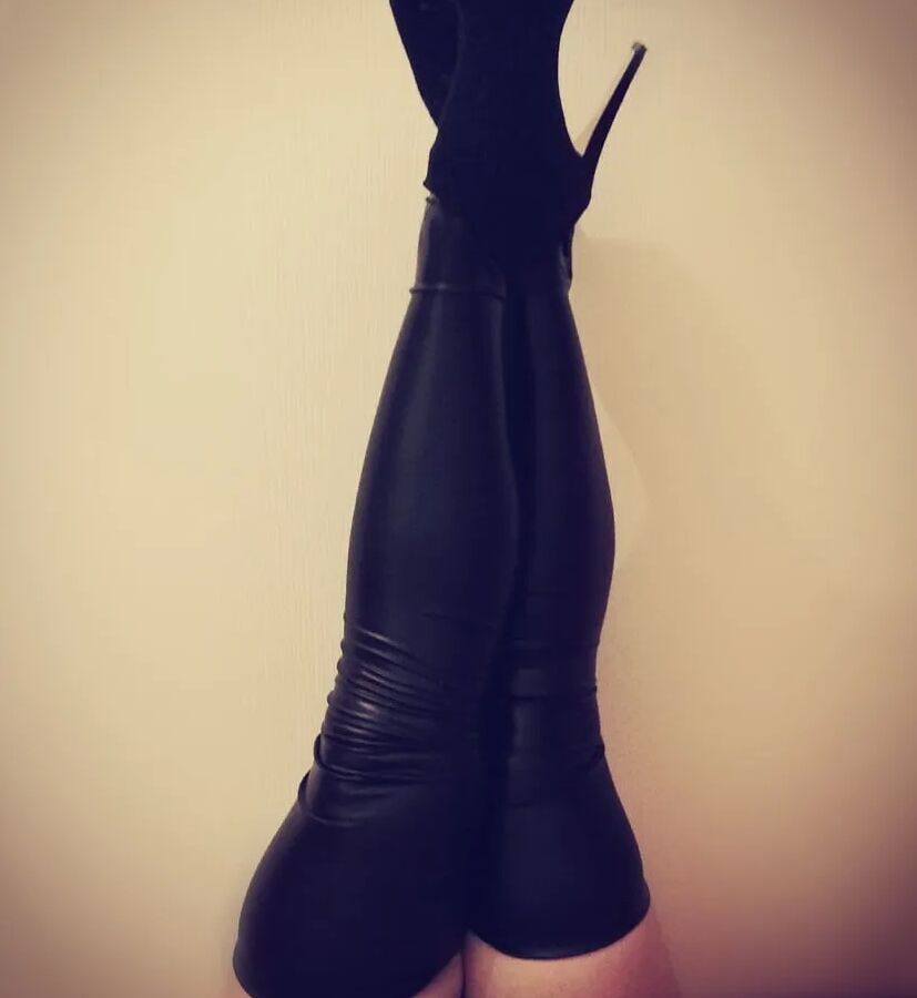 Curvy legs