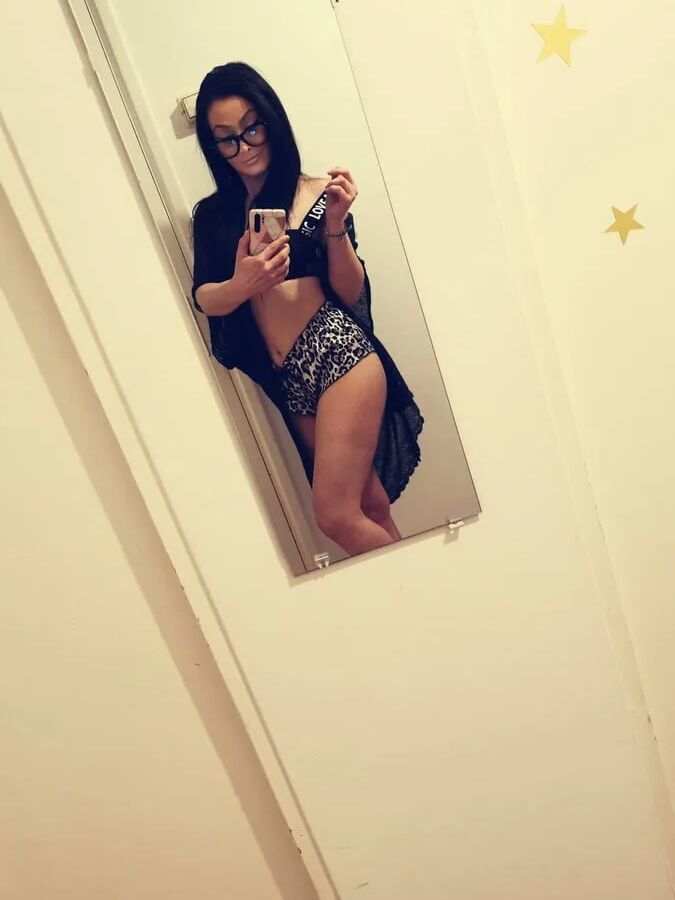 Chloë Milaa Free Photos