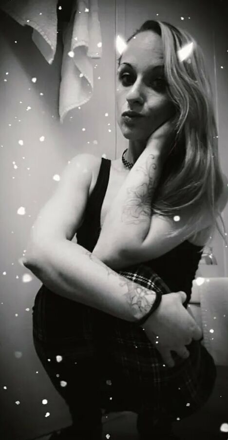 Lil Bit Free Photos
