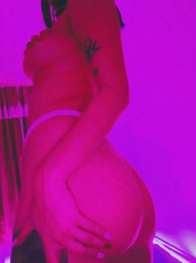 Kat Free Photos