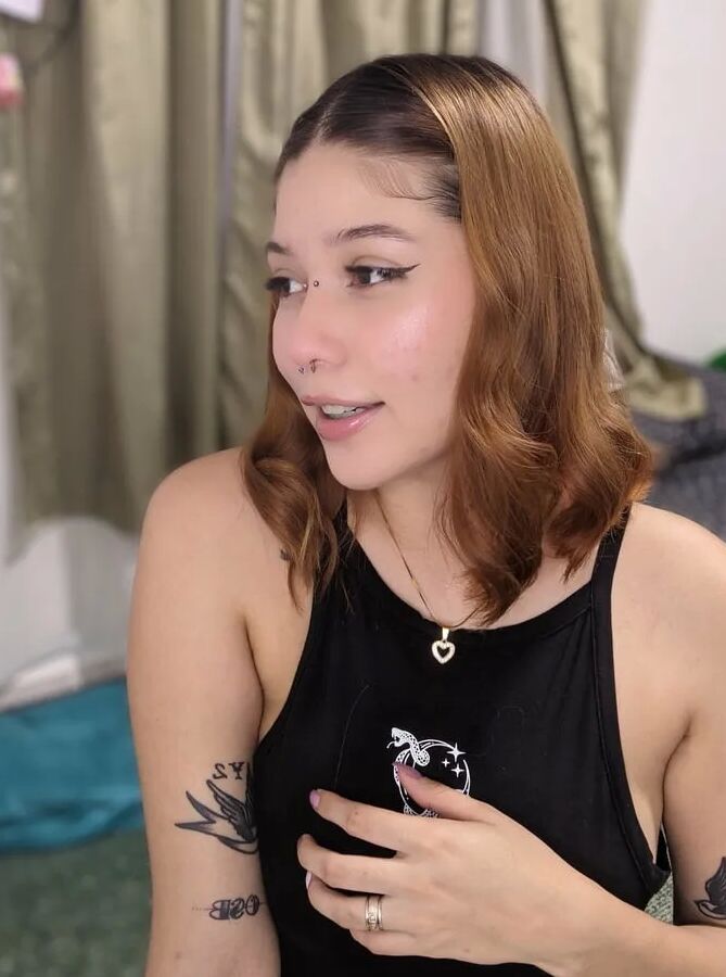 Kat Free Photos