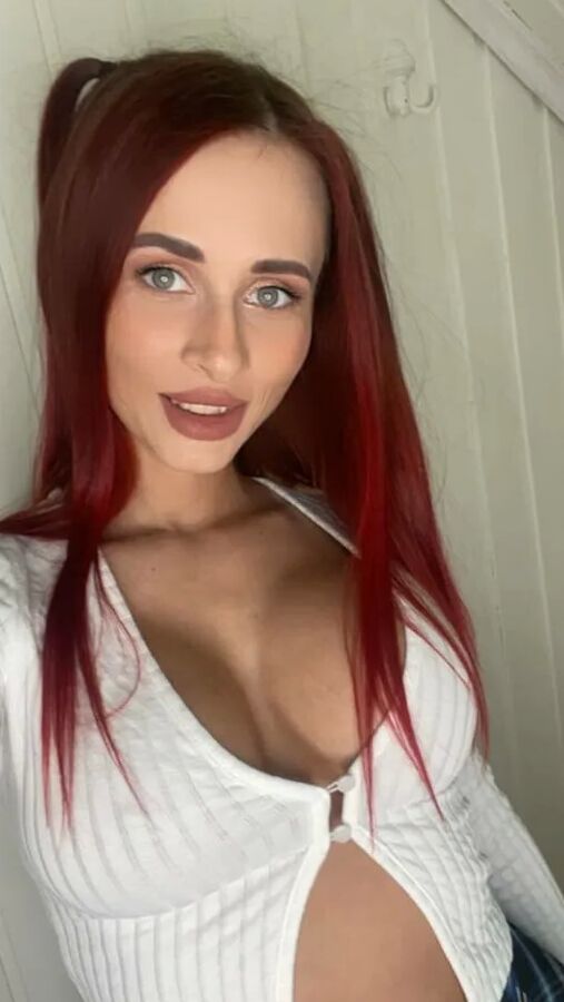 Hi! I'm Rayana Bang! Do you wanna fuck me?