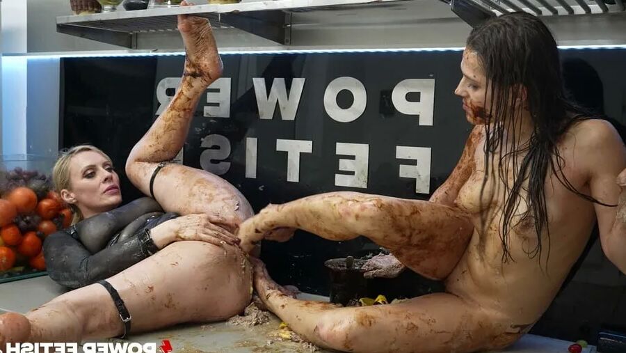 Serina Tastes Her Own Ass