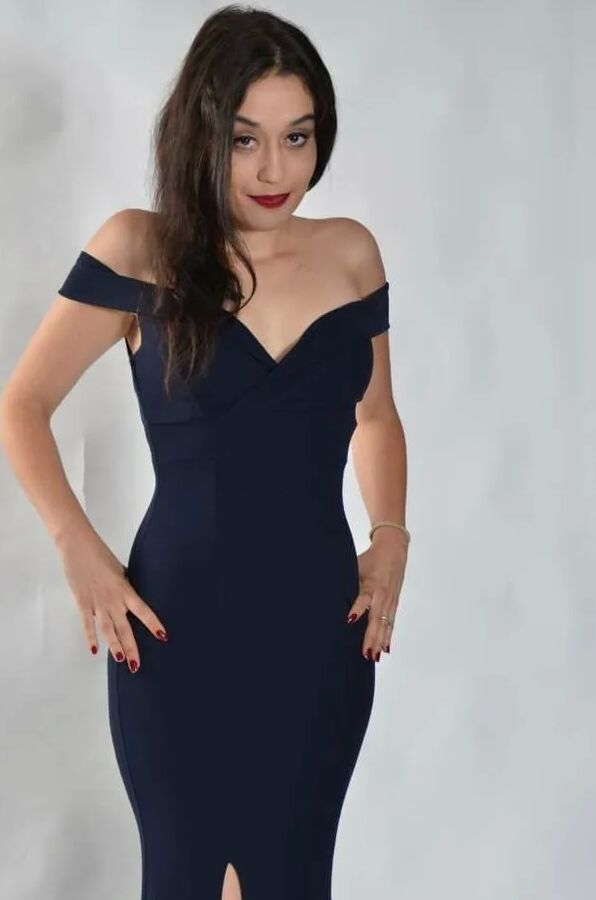 Photo shooting with turkish born Jasmin in an evening dress