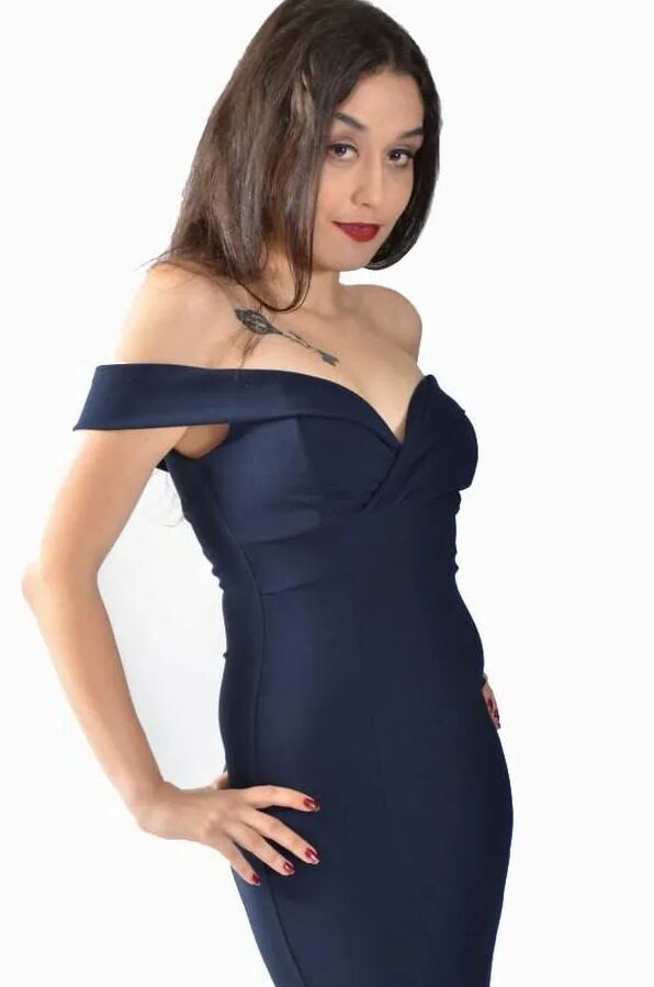 Photo shooting with turkish born Jasmin in an evening dress