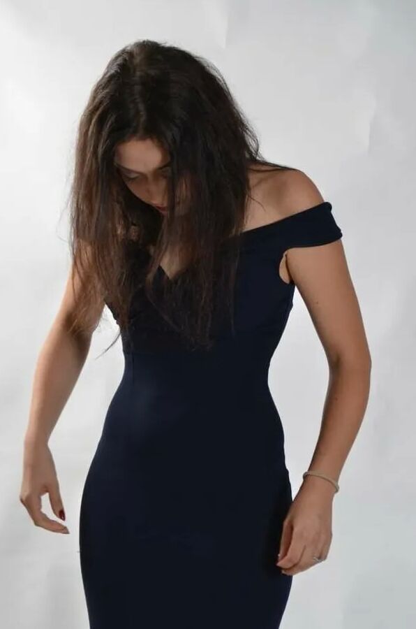 Photo shooting with turkish born Jasmin in an evening dress