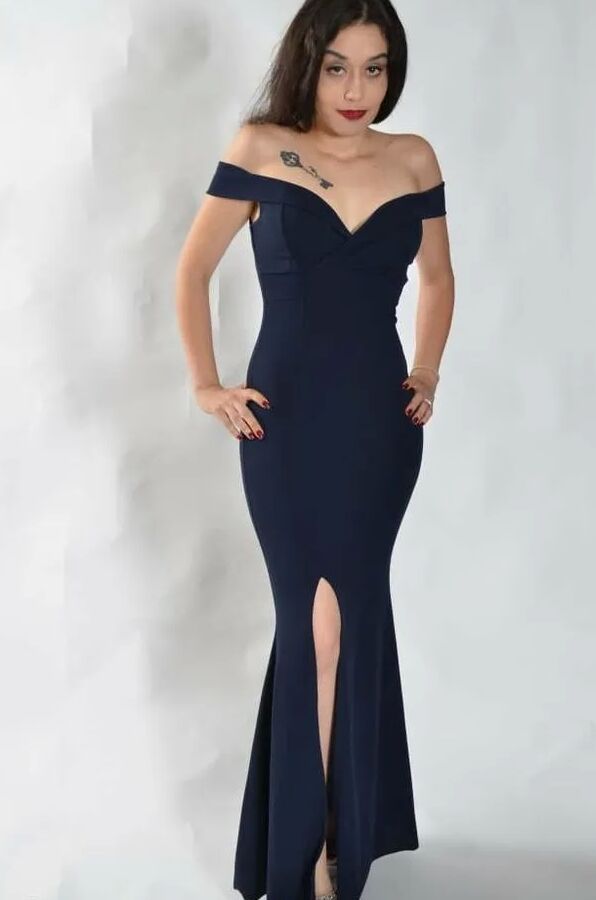 Photo shooting with turkish born Jasmin in an evening dress