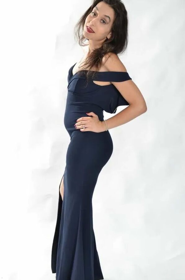 Photo shooting with turkish born Jasmin in an evening dress