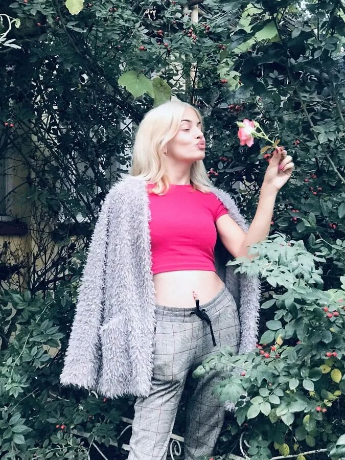 Isa blondina Free Photos