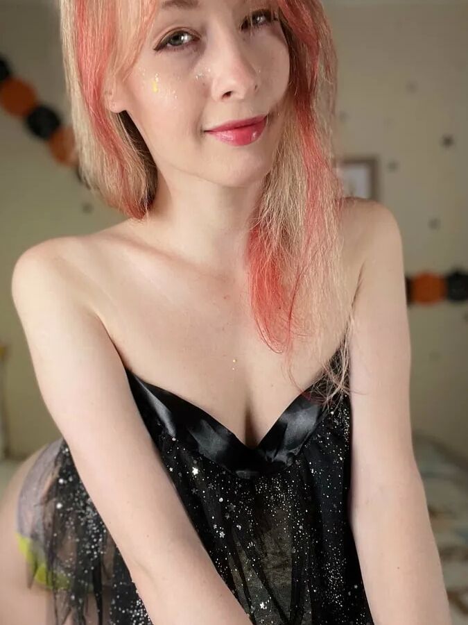 MissRightX Free Photos