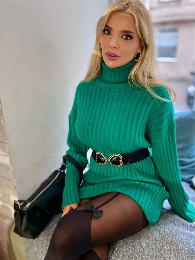 Chloe Free Photos